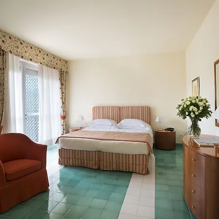 Hermitage & Dei Marmi - Starhotels Collezione Hotel 4*